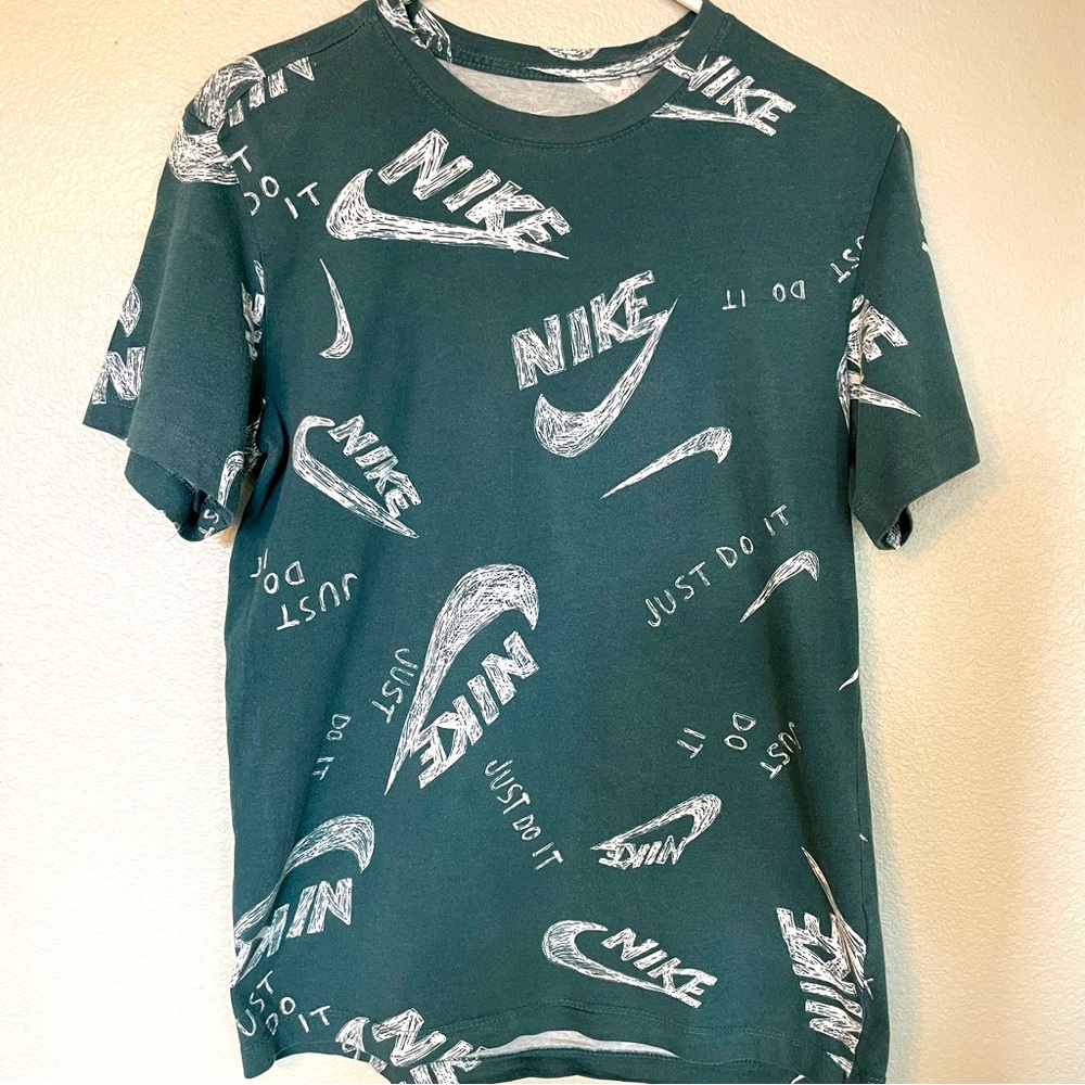 Nike "Just Do It" Green Cotton T-Shirt - Small - Sporty Style Motivational Vibes